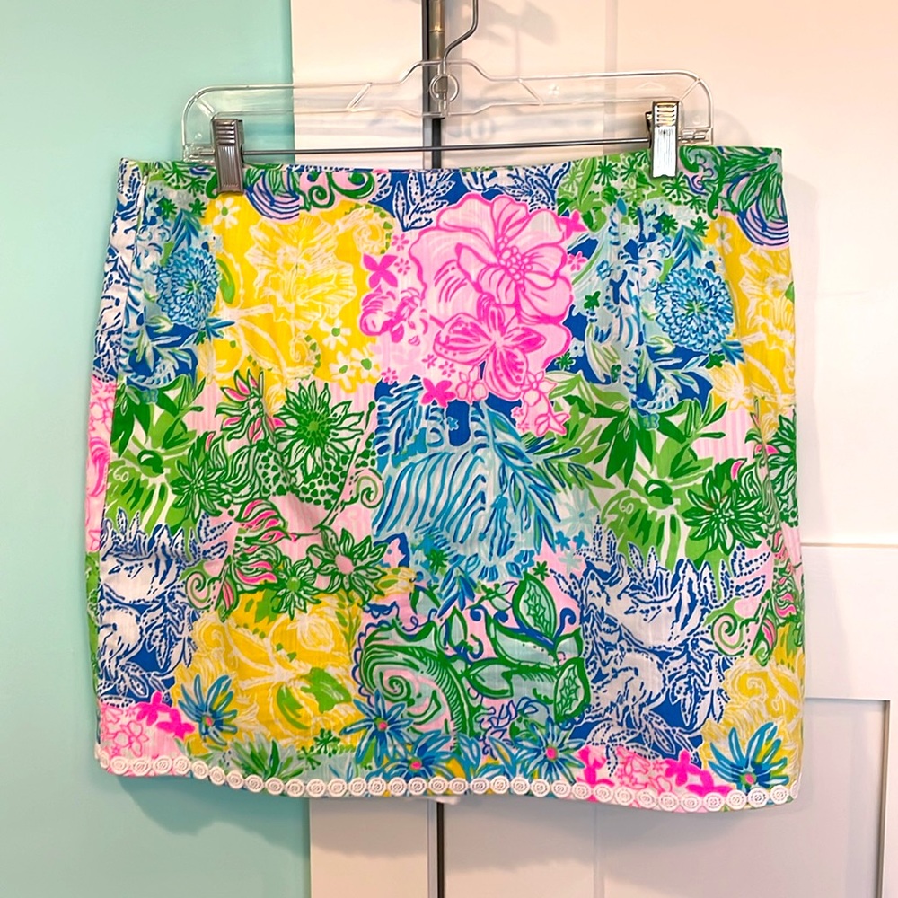Lilly Pulitzer floral skort - Picture 2 of 4